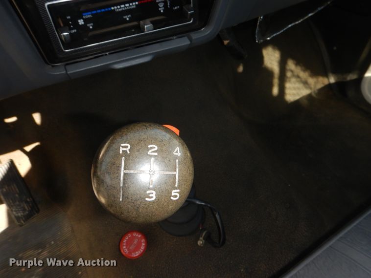 image for item DN7264 1984 Ford F600  bucket truck