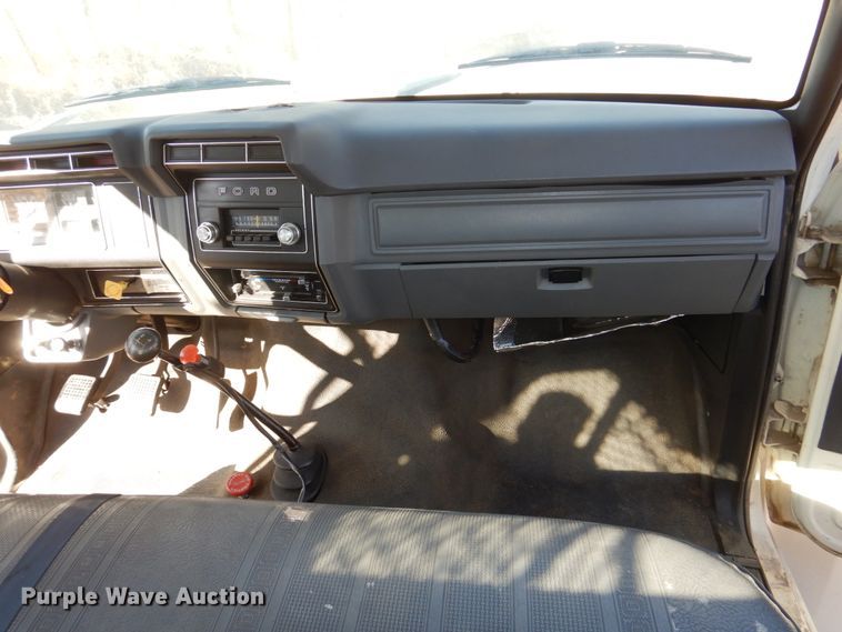 image for item DN7264 1984 Ford F600  bucket truck