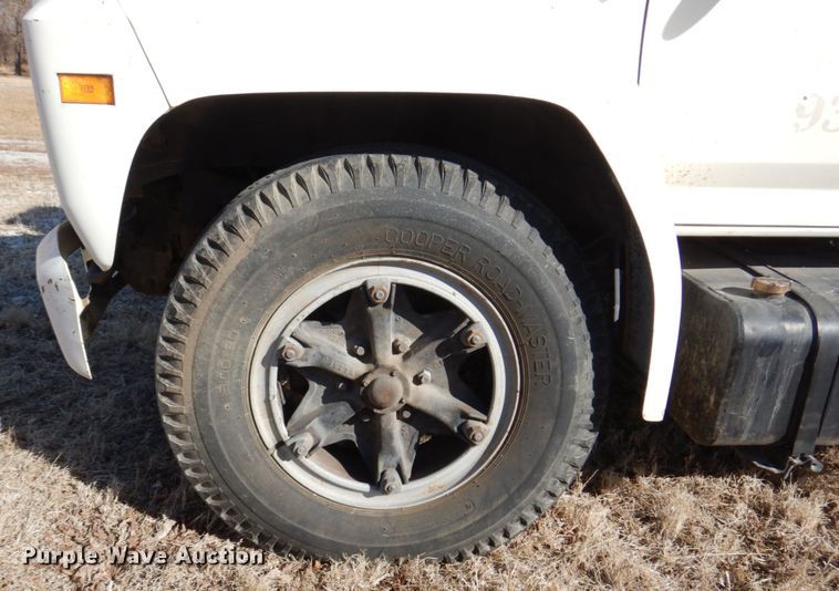 image for item DN7264 1984 Ford F600  bucket truck