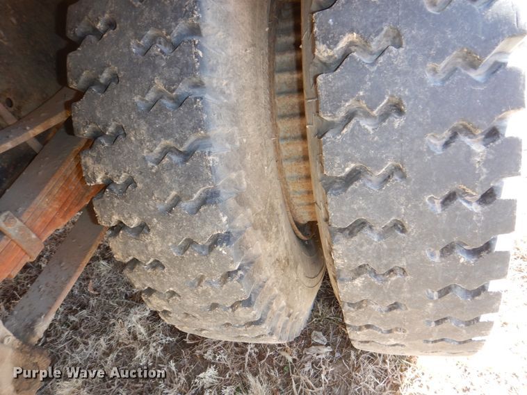 image for item DN7264 1984 Ford F600  bucket truck