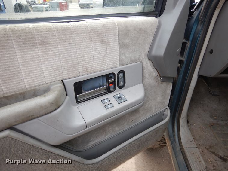 image for item DR1112 1992 Chevrolet K1500 Blazer  SUV