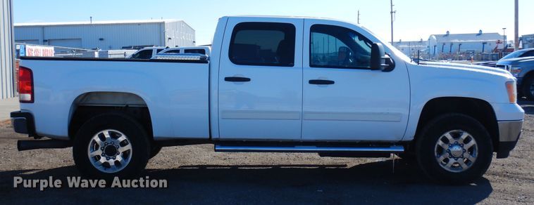 image for item DR1127 2013 GMC Sierra 3500HD  Crew Cab pickup truck