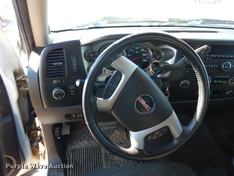 image for item DR1127 2013 GMC Sierra 3500HD  Crew Cab pickup truck