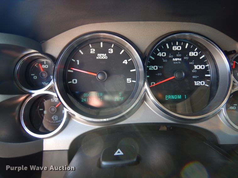 image for item DR1127 2013 GMC Sierra 3500HD  Crew Cab pickup truck