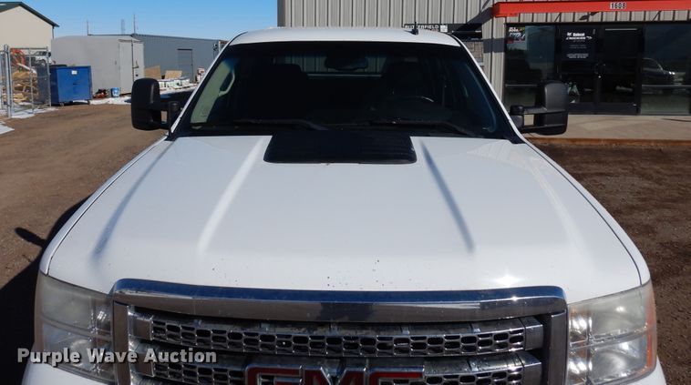 image for item DR1127 2013 GMC Sierra 3500HD  Crew Cab pickup truck