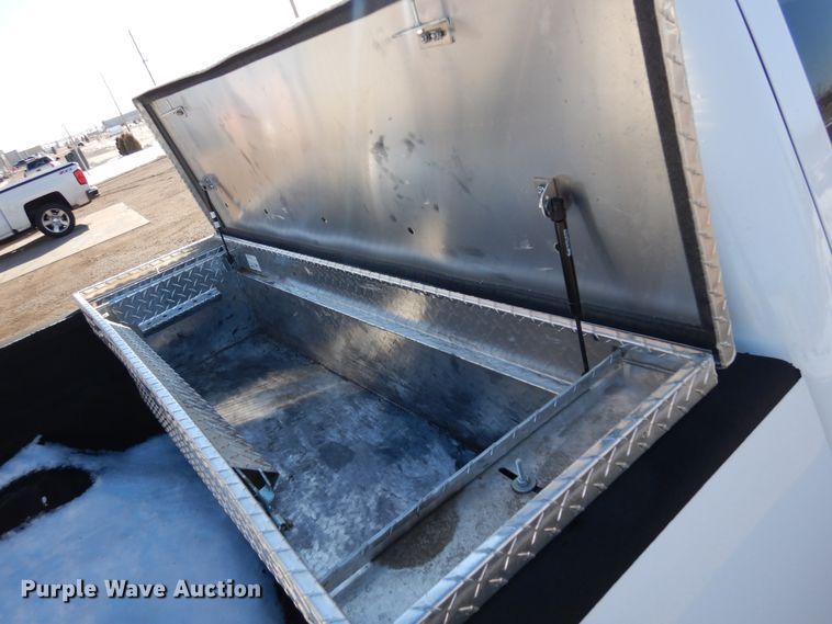 image for item DR1127 2013 GMC Sierra 3500HD  Crew Cab pickup truck