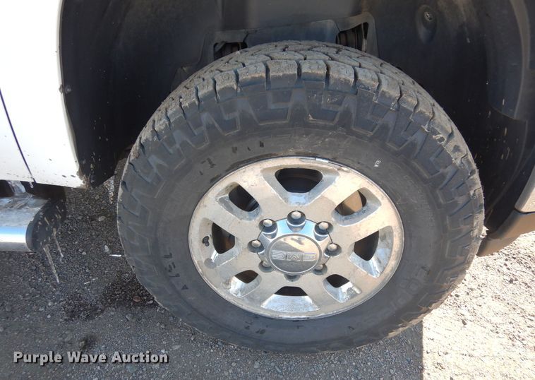 image for item DR1127 2013 GMC Sierra 3500HD  Crew Cab pickup truck