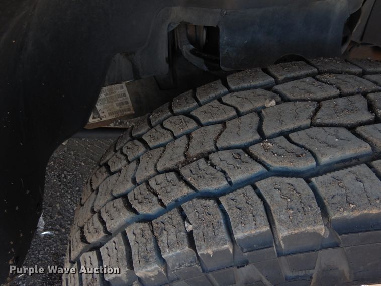 image for item DR1127 2013 GMC Sierra 3500HD  Crew Cab pickup truck