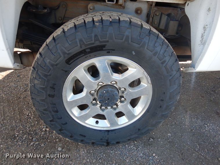 image for item DR1127 2013 GMC Sierra 3500HD  Crew Cab pickup truck