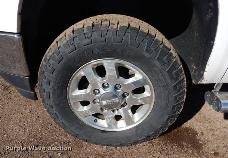 image for item DR1127 2013 GMC Sierra 3500HD  Crew Cab pickup truck