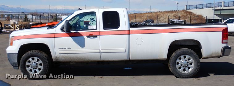 image for item DR1130 2013 GMC Sierra 3500HD  Ext. Cab pickup truck