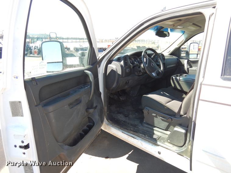 image for item DR1130 2013 GMC Sierra 3500HD  Ext. Cab pickup truck