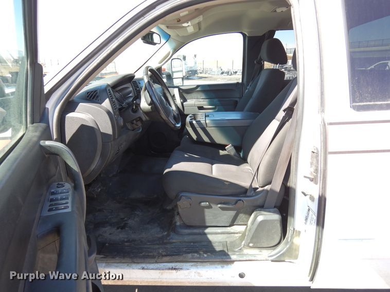 image for item DR1130 2013 GMC Sierra 3500HD  Ext. Cab pickup truck