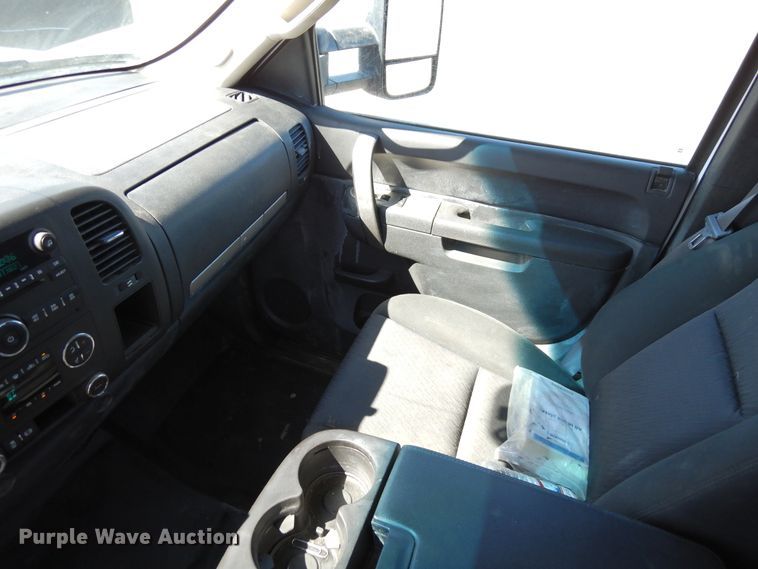 image for item DR1130 2013 GMC Sierra 3500HD  Ext. Cab pickup truck