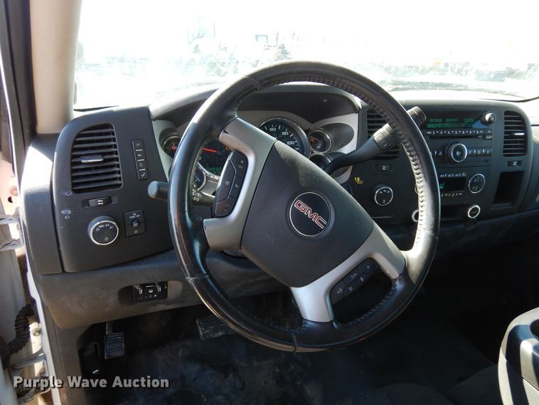 image for item DR1130 2013 GMC Sierra 3500HD  Ext. Cab pickup truck