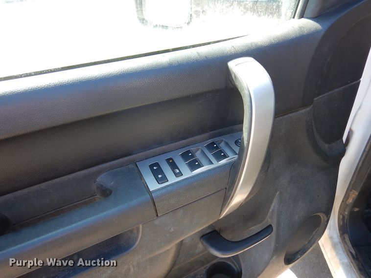 image for item DR1130 2013 GMC Sierra 3500HD  Ext. Cab pickup truck