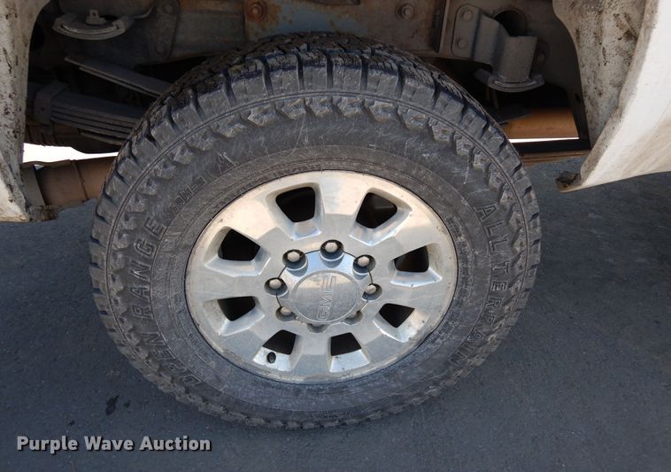 image for item DR1130 2013 GMC Sierra 3500HD  Ext. Cab pickup truck