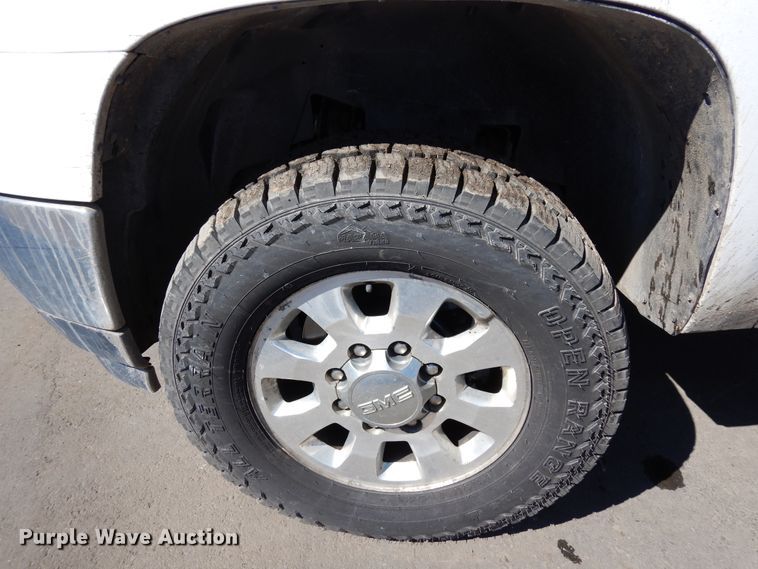 image for item DR1130 2013 GMC Sierra 3500HD  Ext. Cab pickup truck