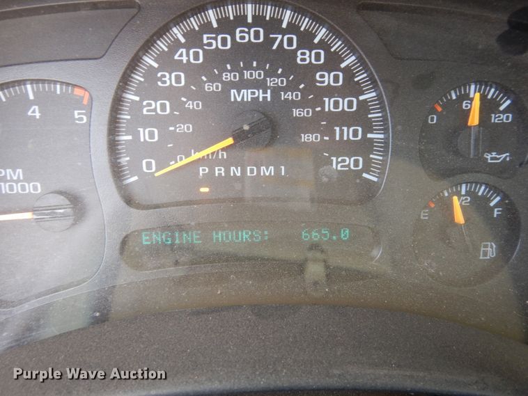 image for item DR1131 2006 GMC Sierra 3500HD  Ext. Cab flatbed pickup truck