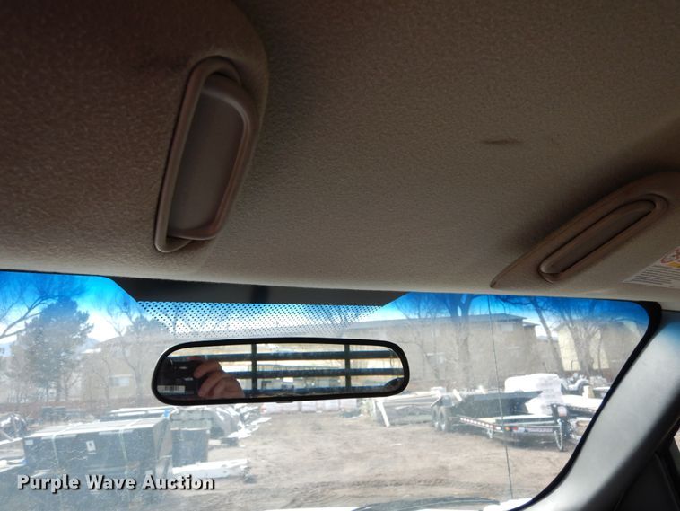 image for item DR1131 2006 GMC Sierra 3500HD  Ext. Cab flatbed pickup truck