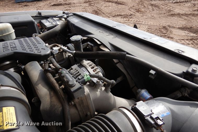 image for item DR1131 2006 GMC Sierra 3500HD  Ext. Cab flatbed pickup truck