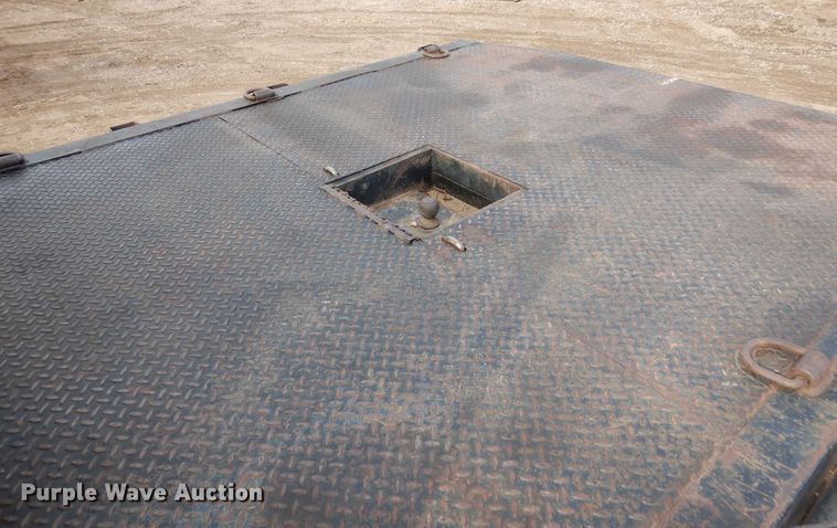 image for item DR1131 2006 GMC Sierra 3500HD  Ext. Cab flatbed pickup truck