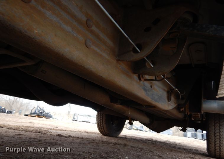 image for item DR1131 2006 GMC Sierra 3500HD  Ext. Cab flatbed pickup truck