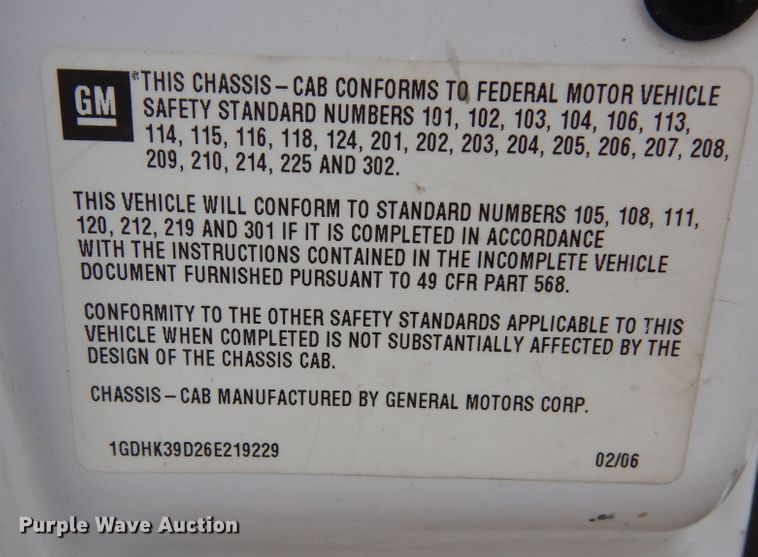 image for item DR1131 2006 GMC Sierra 3500HD  Ext. Cab flatbed pickup truck