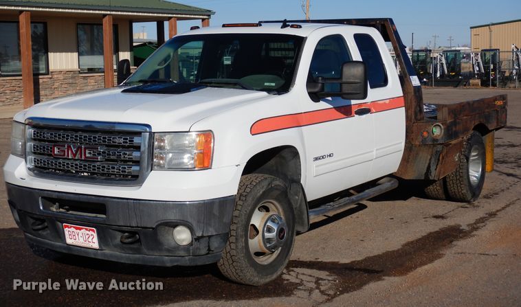 image for item DR1132 2012 GMC Sierra 3500HD  Ext. Cab flatbed pickup truck