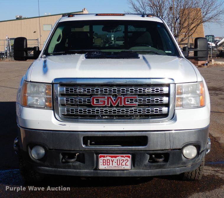 image for item DR1132 2012 GMC Sierra 3500HD  Ext. Cab flatbed pickup truck