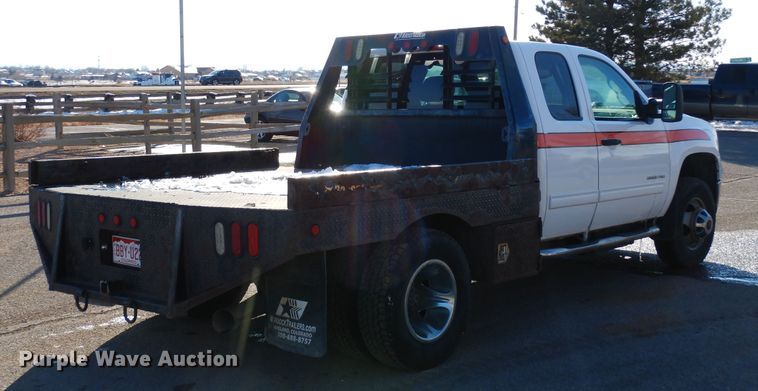 image for item DR1132 2012 GMC Sierra 3500HD  Ext. Cab flatbed pickup truck