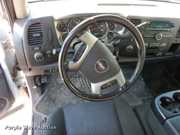 image for item DR1132 2012 GMC Sierra 3500HD  Ext. Cab flatbed pickup truck