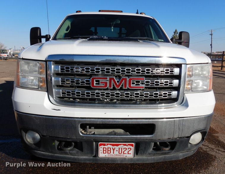 image for item DR1132 2012 GMC Sierra 3500HD  Ext. Cab flatbed pickup truck