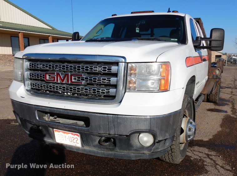 image for item DR1132 2012 GMC Sierra 3500HD  Ext. Cab flatbed pickup truck