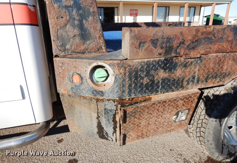 image for item DR1132 2012 GMC Sierra 3500HD  Ext. Cab flatbed pickup truck