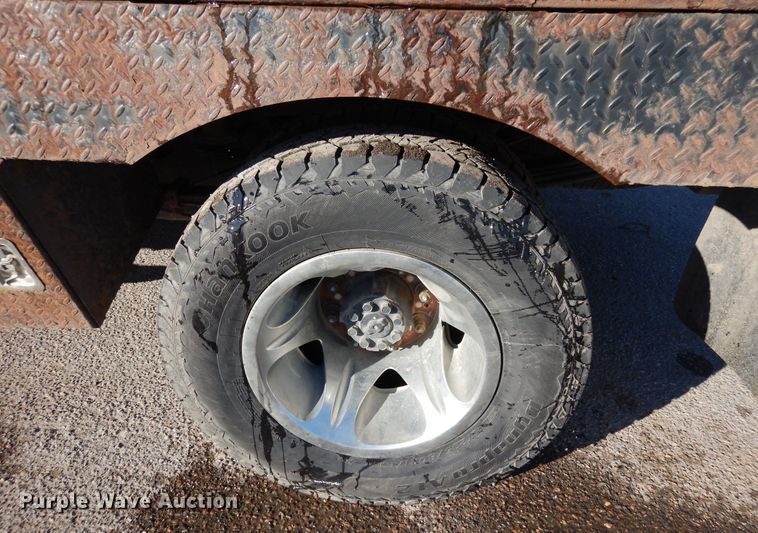 image for item DR1132 2012 GMC Sierra 3500HD  Ext. Cab flatbed pickup truck