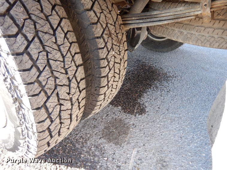 image for item DR1132 2012 GMC Sierra 3500HD  Ext. Cab flatbed pickup truck