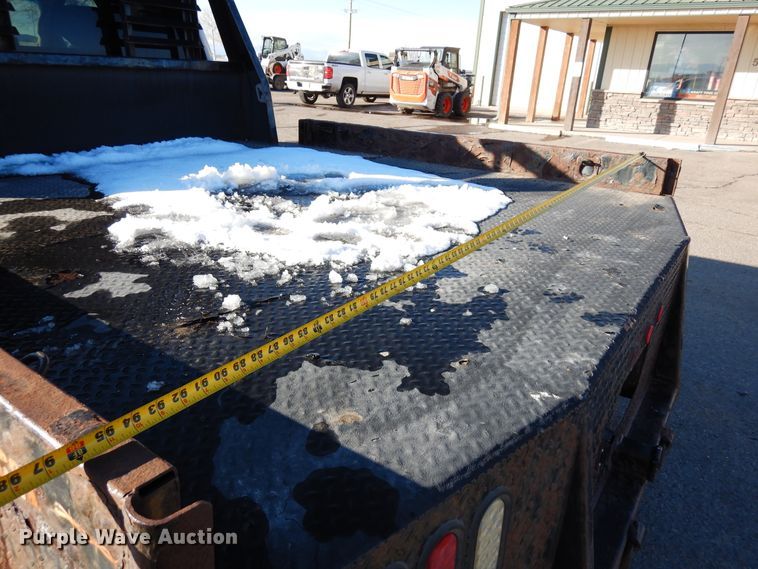 image for item DR1132 2012 GMC Sierra 3500HD  Ext. Cab flatbed pickup truck