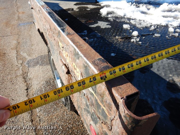 image for item DR1132 2012 GMC Sierra 3500HD  Ext. Cab flatbed pickup truck