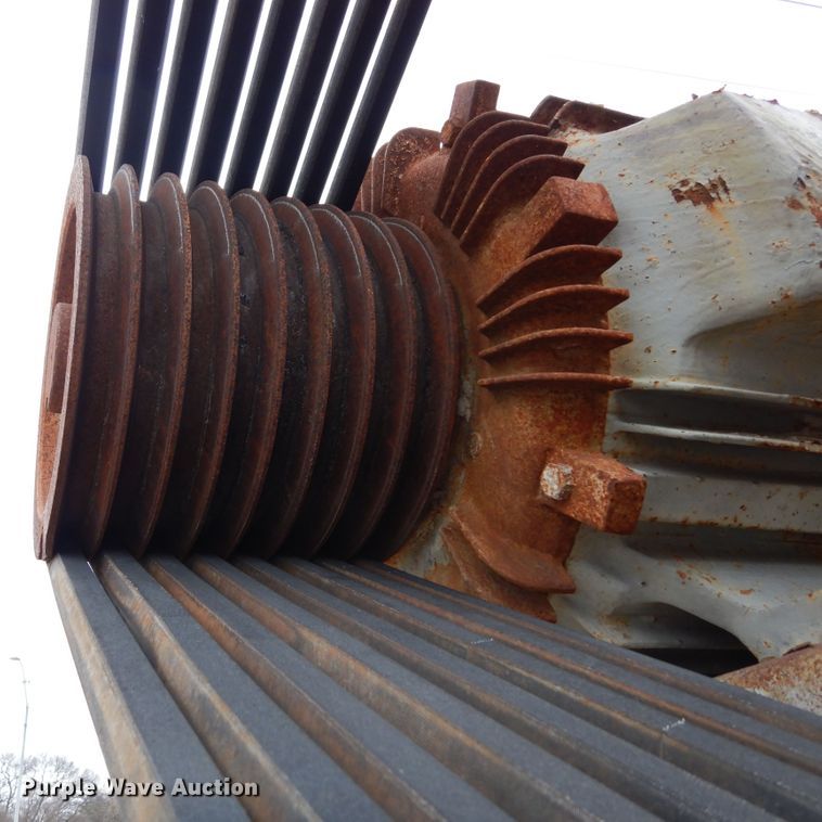 image for item ED9969 Pioneer Engineering  crusher