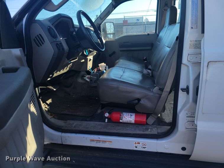 image for item GT9575 2008 Ford F550 Super Duty XL  Crew Cab flatbed truck