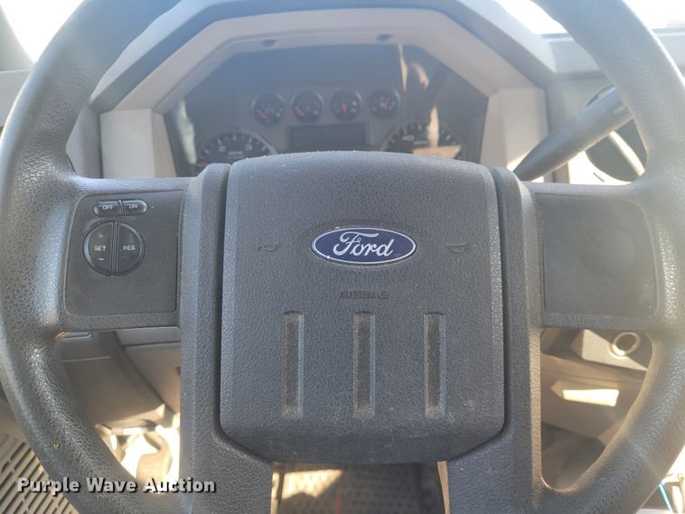 image for item GT9575 2008 Ford F550 Super Duty XL  Crew Cab flatbed truck