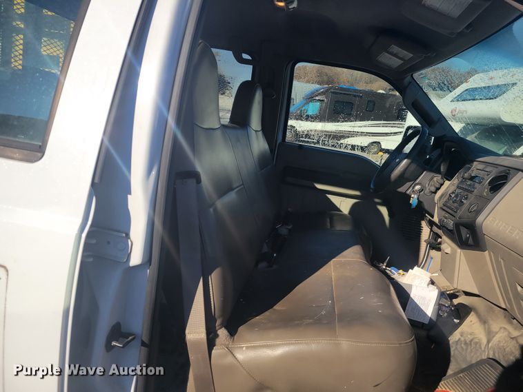 image for item GT9575 2008 Ford F550 Super Duty XL  Crew Cab flatbed truck