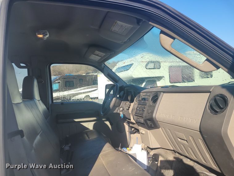 image for item GT9575 2008 Ford F550 Super Duty XL  Crew Cab flatbed truck