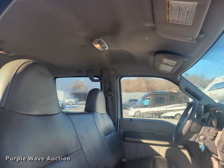 image for item GT9575 2008 Ford F550 Super Duty XL  Crew Cab flatbed truck