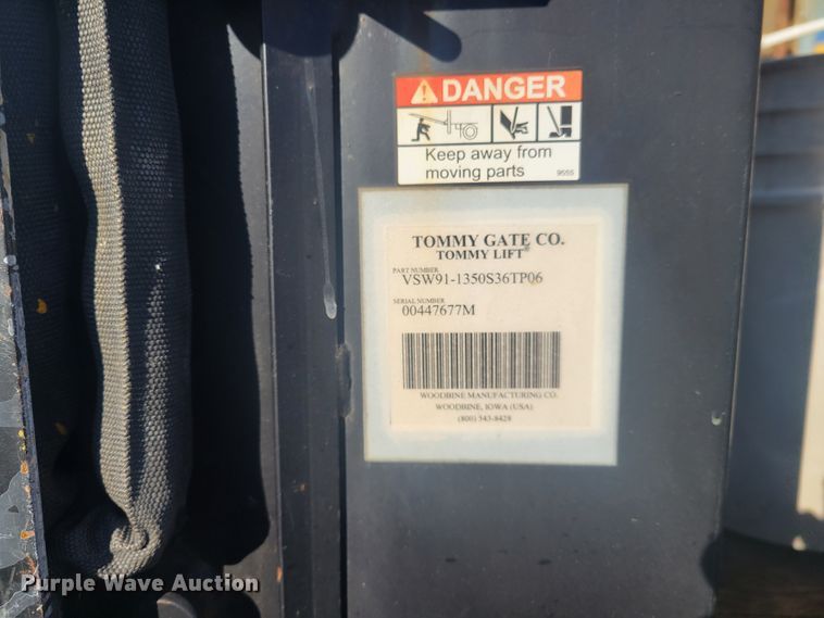 image for item GT9575 2008 Ford F550 Super Duty XL  Crew Cab flatbed truck