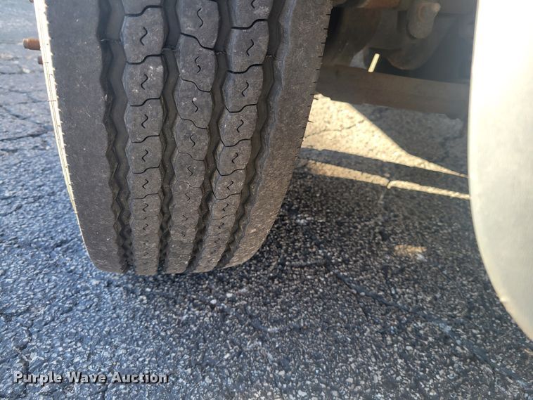 image for item GT9575 2008 Ford F550 Super Duty XL  Crew Cab flatbed truck