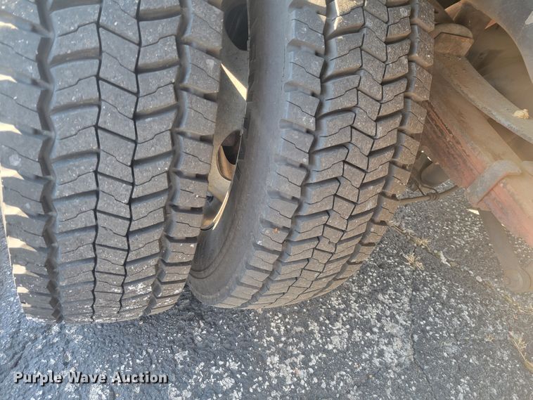 image for item GT9575 2008 Ford F550 Super Duty XL  Crew Cab flatbed truck