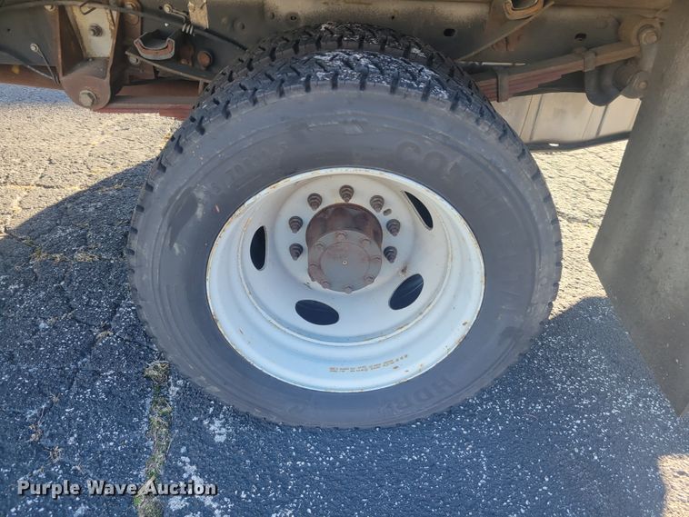 image for item GT9575 2008 Ford F550 Super Duty XL  Crew Cab flatbed truck