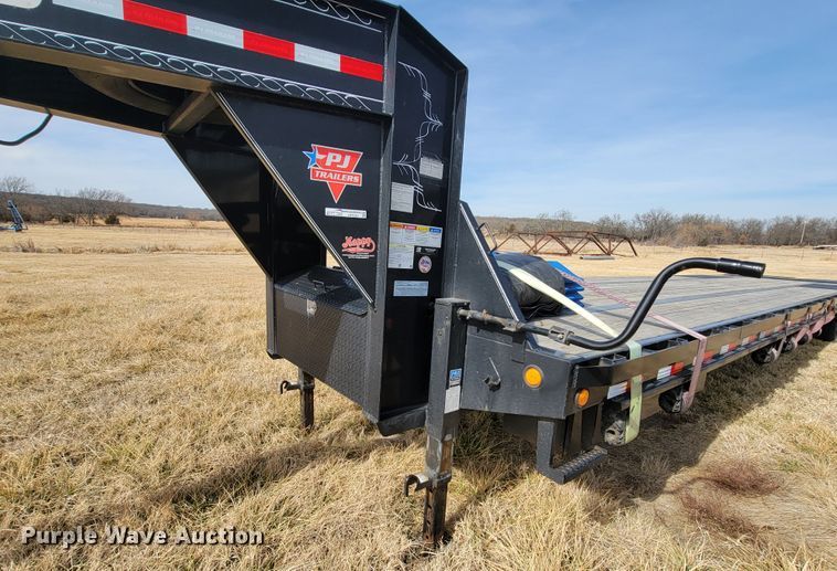 image for item HF9267 2020 PJ Trailer  equipment trailer